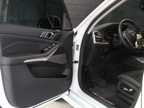 Used 2022 BMW X7 xDrive40i w/ Executive Package AWD/4WD image 29
