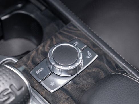 Used 2016 Mercedes-Benz SL 550 image 28