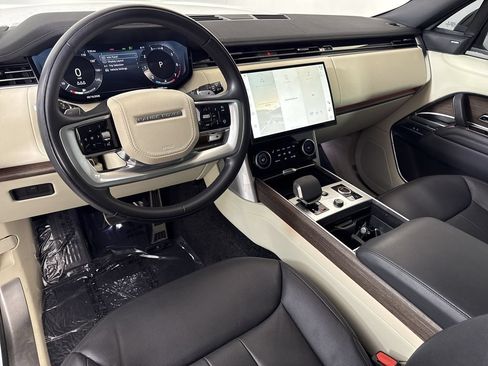 Used 2023 Land Rover Range Rover SE AWD/4WD image 4