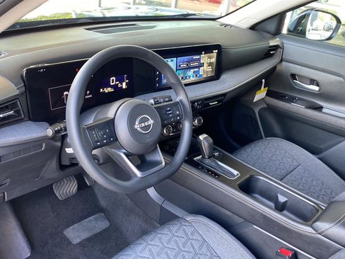 Certified 2025 Nissan Kicks SV AWD/4WD image 16