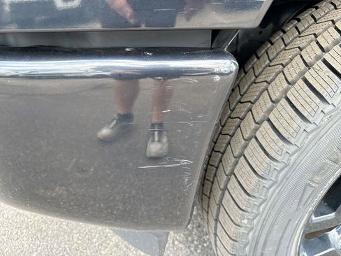 Used 2018 Nissan Titan SV w/ SV Convenience Package image 30