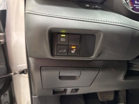 Used 2020 Toyota Highlander Limited image 23