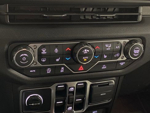 New 2026 Jeep Gladiator Sport AWD/4WD image 26
