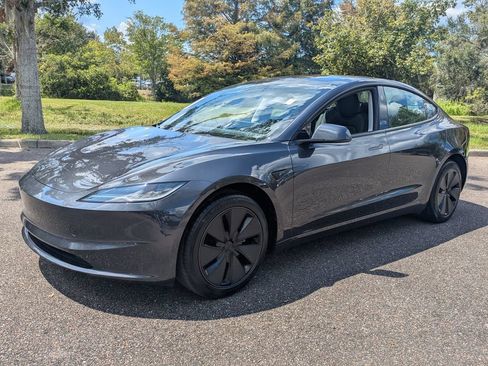 Used 2025 Tesla Model 3 Long Range RWD image 7
