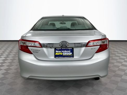 Used 2014 Toyota Camry XLE w/ Leather Package FWD image 6