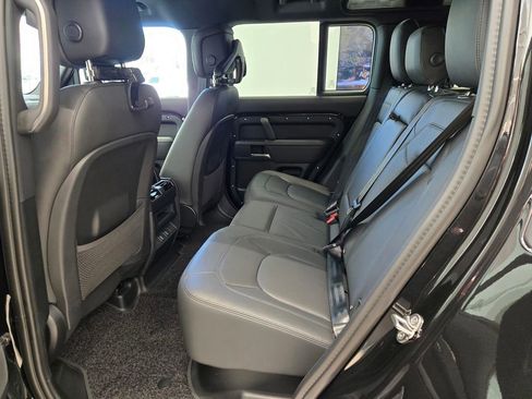 New 2026 Land Rover Defender 110 X-Dynamic SE image 8