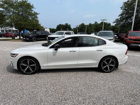 Used 2024 Volvo S60 B5 Plus w/ Climate Package AWD/4WD image 5