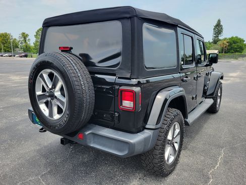 Used 2020 Jeep Wrangler Unlimited Sahara AWD/4WD image 5