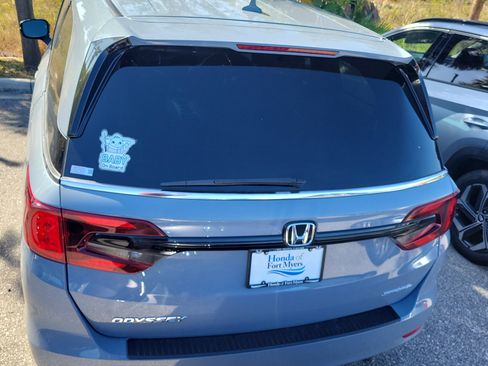 Used 2023 Honda Odyssey Sport image 5