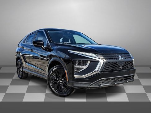 Used 2022 Mitsubishi Eclipse Cross LE image 1