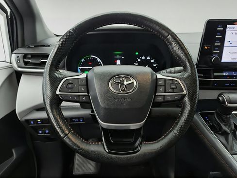Used 2021 Toyota Sienna XSE FWD image 15