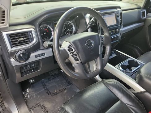 Used 2017 Nissan Titan PRO-4X w/ Pro-4x Convenience Package AWD/4WD image 23