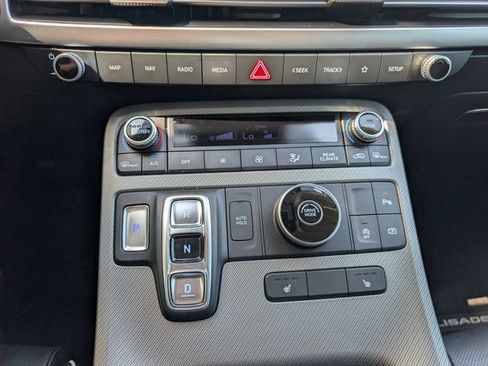 Used 2025 Hyundai Palisade SEL FWD image 16