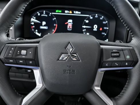 New 2025 Mitsubishi Outlander SE AWD/4WD image 18