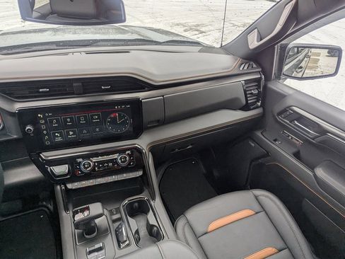 Used 2024 GMC Sierra 1500 AT4 w/ AT4 Premium Package image 27