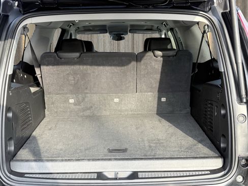 Used 2020 Cadillac Escalade ESV 2WD image 11