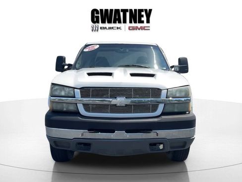 Used 2004 Chevrolet Silverado 2500 LS w/ Heavy-Duty Power Package AWD/4WD image 8
