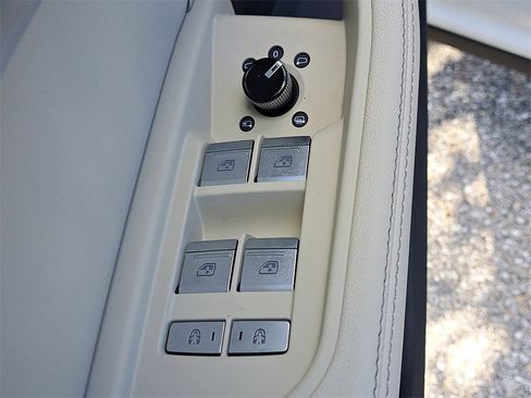 Certified 2024 Audi Q8 e-tron Premium Plus w/ Premium Plus Package image 21