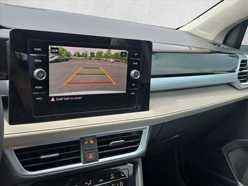 New 2026 Volkswagen Taos SE FWD image 15