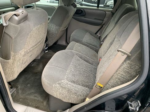 Used 2002 Chevrolet TrailBlazer LS w/ Preferred Equipment Group image 11