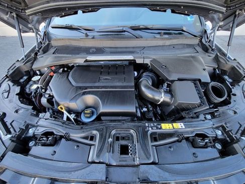 Used 2025 Land Rover Discovery Sport Dynamic SE image 9