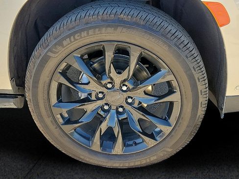 Used 2024 GMC Yukon XL Denali Ultimate AWD/4WD image 7