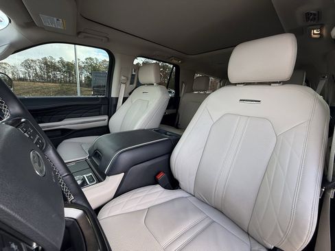 Used 2024 Ford Expedition Max Platinum image 22