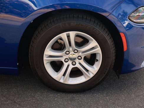 Used 2020 Dodge Charger SXT w/ Driver Convenience Group image 8