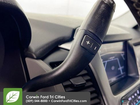 Used 2017 Chevrolet Suburban LT image 10