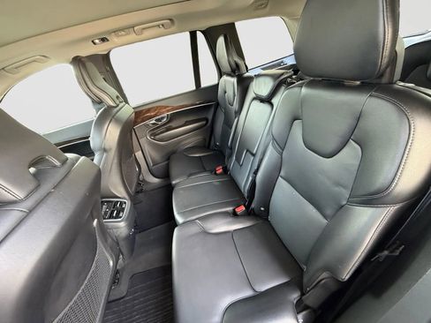 Used 2019 Volvo XC90 T5 Momentum image 13