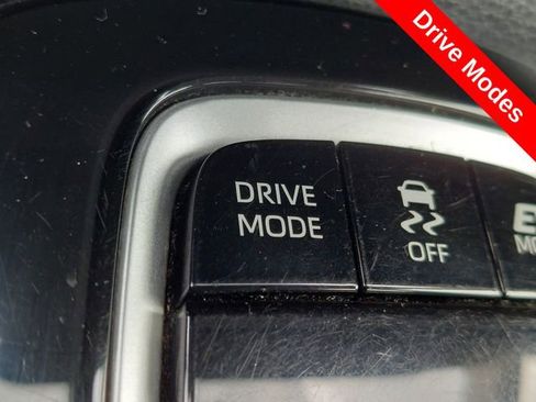 Used 2021 Toyota Corolla LE FWD image 16