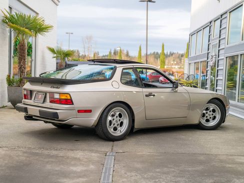 Used 1986 Porsche 944 Turbo image 10