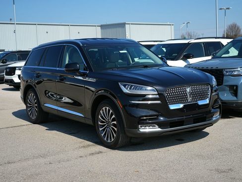 Used 2020 Lincoln Aviator Reserve AWD/4WD image 3