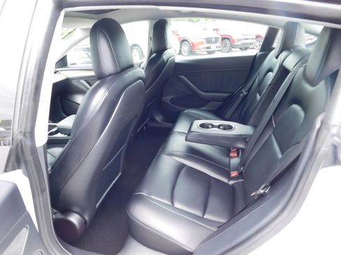 Used 2022 Tesla Model 3 Long Range AWD/4WD image 12