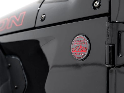 Used 2018 Jeep Wrangler Unlimited Rubicon w/ LED Lighting Group image 57