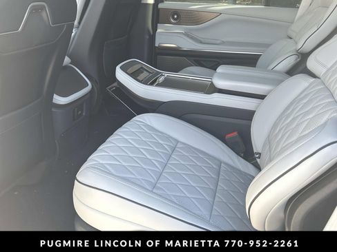 New 2026 Lincoln Navigator Black Label AWD/4WD image 11