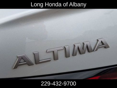 Used 2024 Nissan Altima 2.5 SR FWD image 11