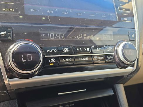 Used 2019 Subaru Outback 2.5i Limited AWD/4WD image 16