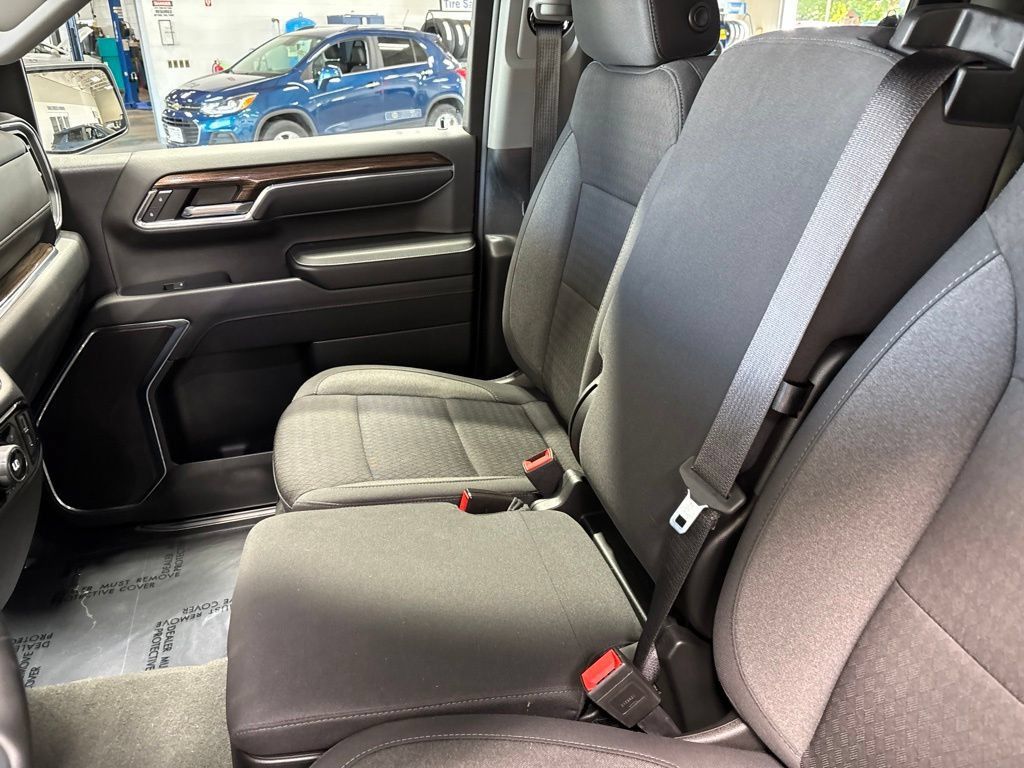 Used 2024 Chevrolet Silverado 1500 LT AWD/4WD image 26