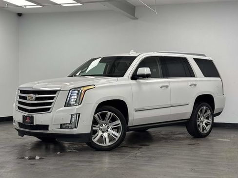 Used 2018 Cadillac Escalade Premium Luxury AWD/4WD image 1