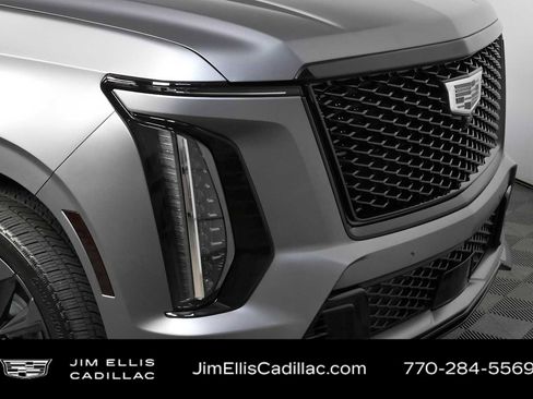 Certified 2026 Cadillac Escalade V w/ LPO, Onyx Lite Package AWD/4WD image 42