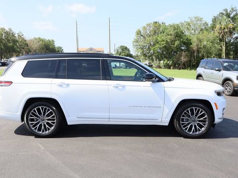 Used 2025 Jeep Grand Cherokee L Summit AWD/4WD image 10