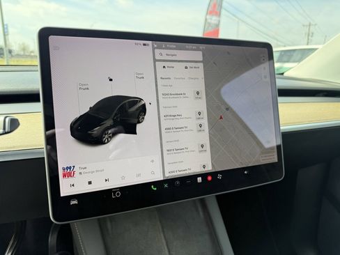 Used 2021 Tesla Model Y Long Range image 18