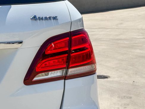 Used 2019 Mercedes-Benz GLE 400 4MATIC image 12