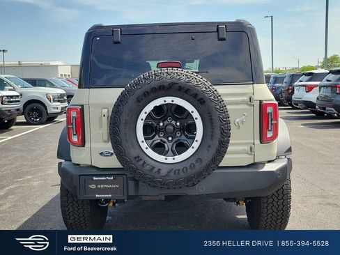 New 2025 Ford Bronco Outer Banks w/ Sasquatch Package AWD/4WD image 6