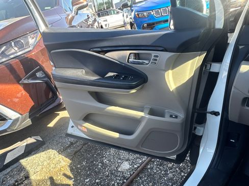 Used 2019 Honda Ridgeline RTL-E image 17