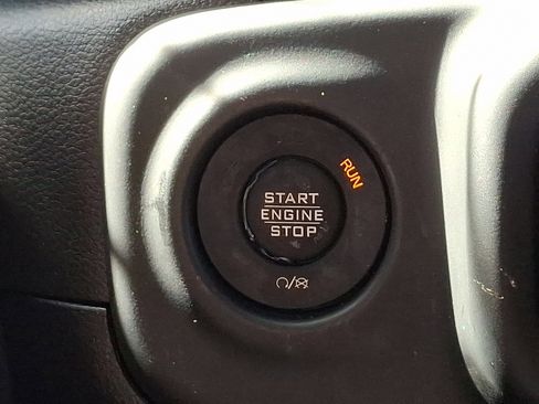 Used 2018 Jeep Wrangler Sport image 22