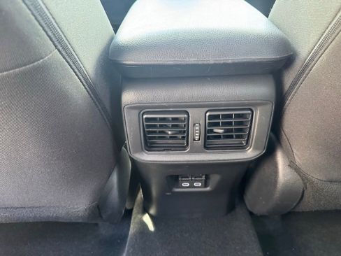 Used 2023 Toyota RAV4 SE w/ Convenience Package AWD/4WD image 10