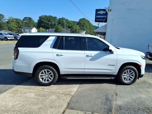 Used 2024 Chevrolet Tahoe LT RWD image 2