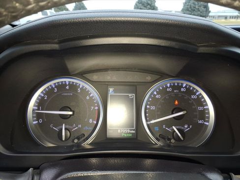 Used 2019 Toyota Highlander Limited Platinum image 17